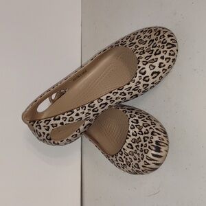 Crocs Kadee Leopard Ballet Flat Shoes Size 7